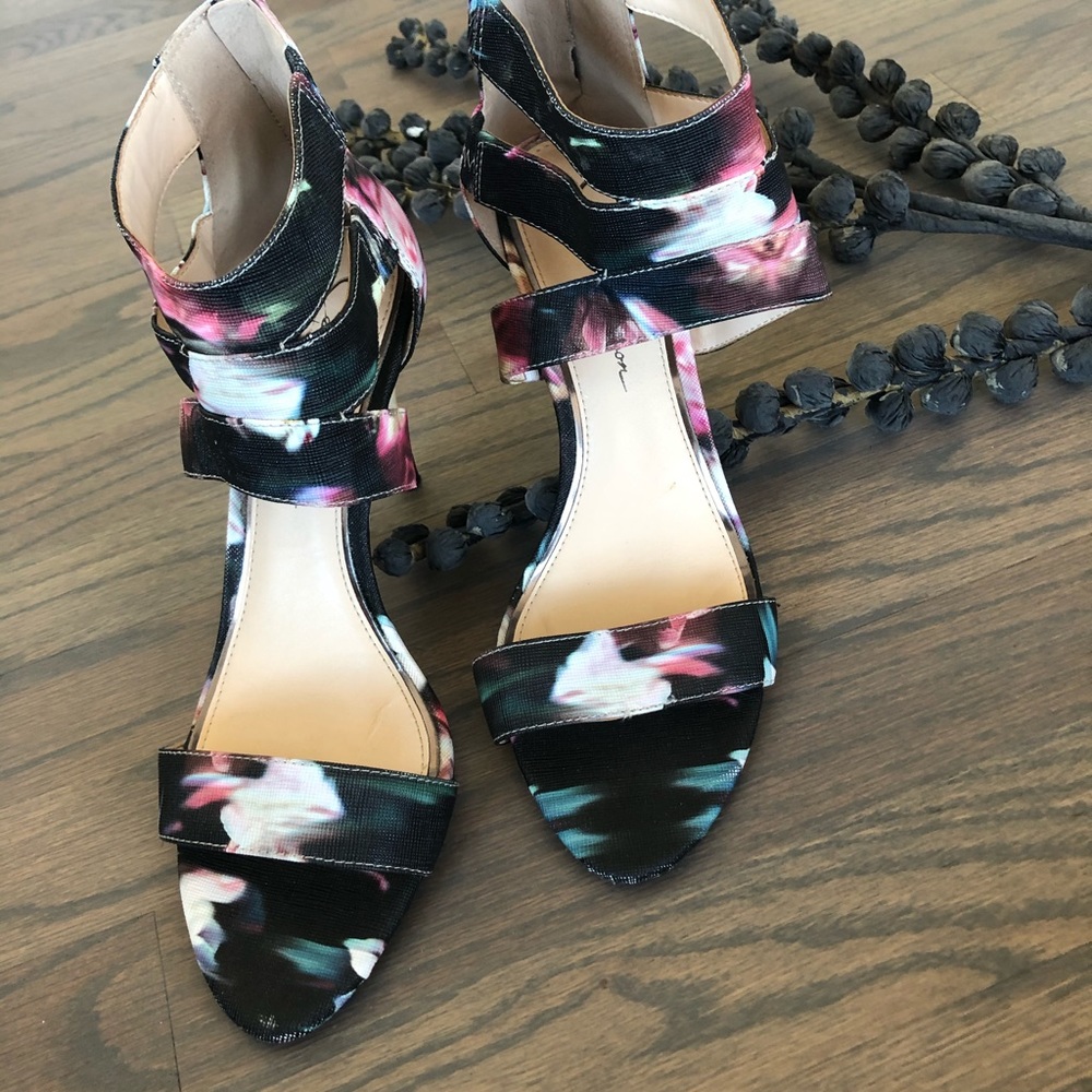 Jessica Simpson Multi Colored Floral black Sandal